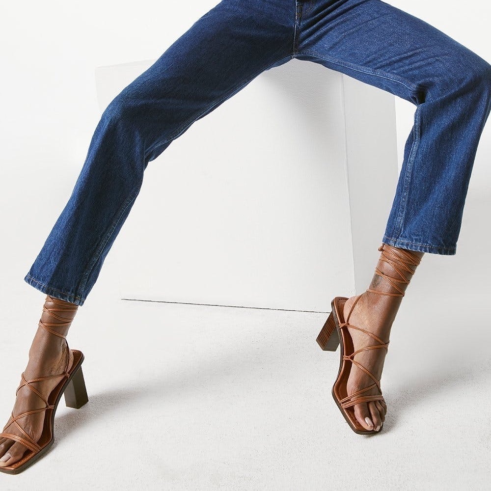 FRAME Le Doheny Strappy Lace Up Heel Sandals‎